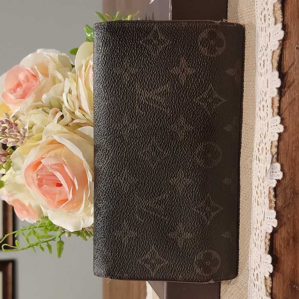 Authentic Louis Vuitton Sarah vintage trifold wallet - Picture 2 of 8